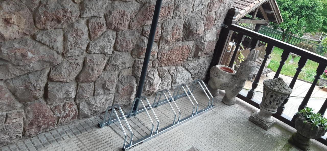 Albergue La Costana Oviedo Eksteriør billede